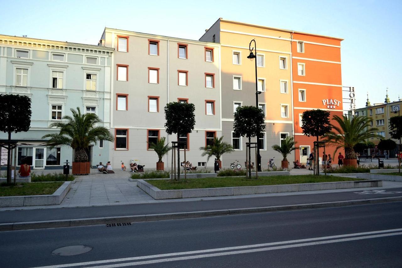 Hotel Piast Ныса Экстерьер фото