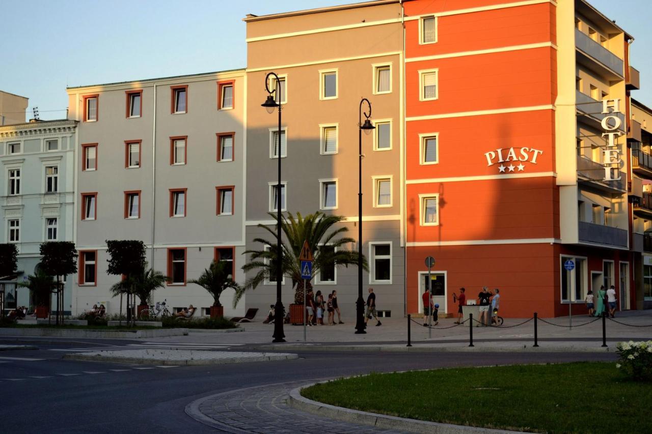 Hotel Piast Ныса Экстерьер фото