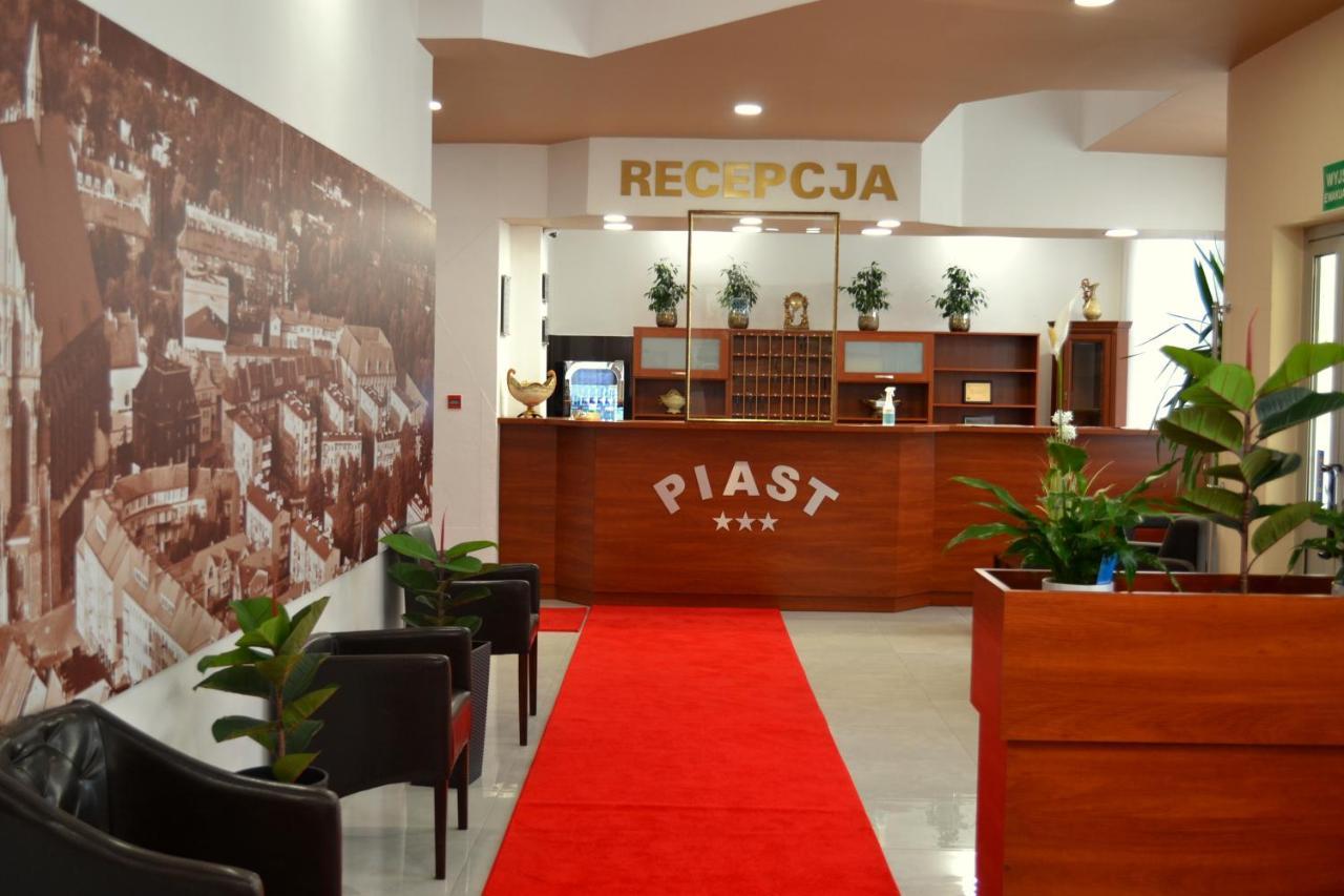 Hotel Piast Ныса Экстерьер фото