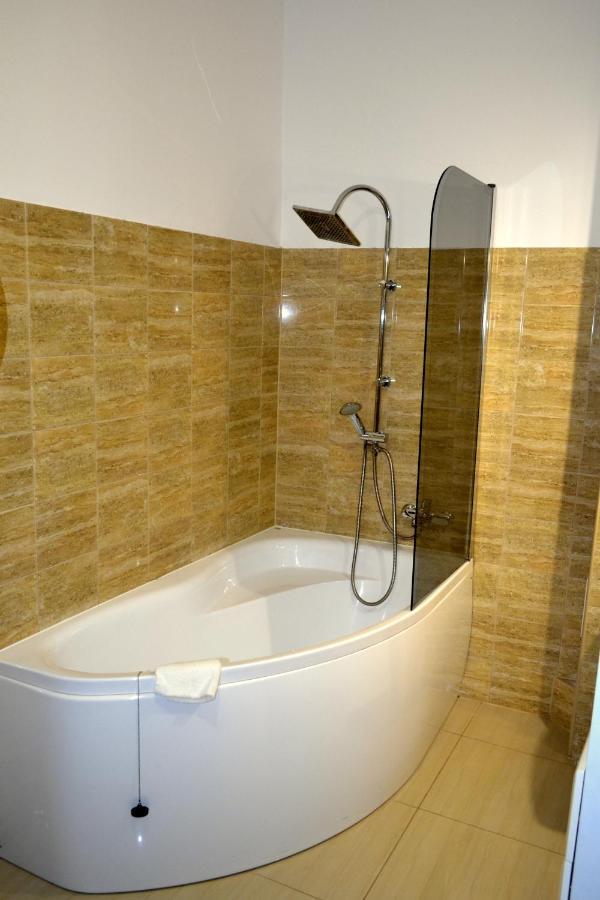 Hotel Piast Ныса Экстерьер фото