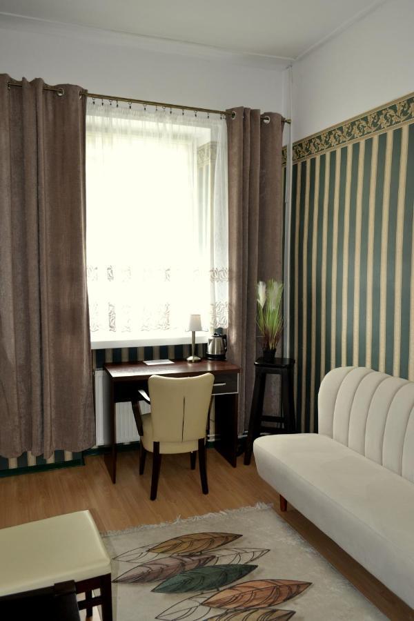 Hotel Piast Ныса Экстерьер фото