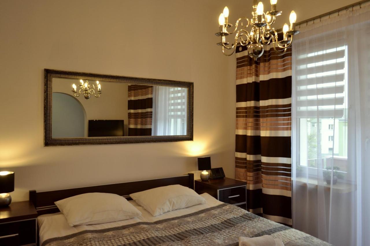 Hotel Piast Ныса Экстерьер фото